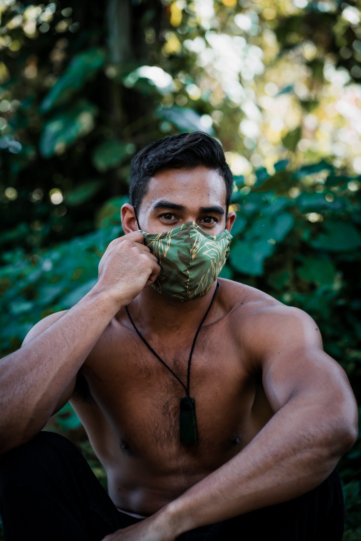 ʻOpihi Mask | Forest Gold Dipped Maile
